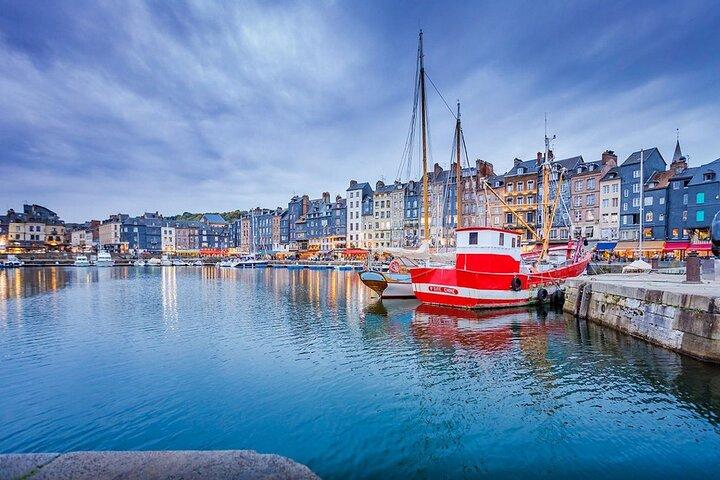 2 Day Private Trip Mont St Michel et 3 Chateaux Loire VAN VIP