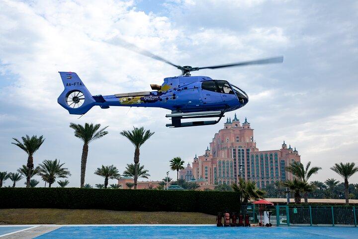 Tour in elicottero e giro in motoscafo a Dubai