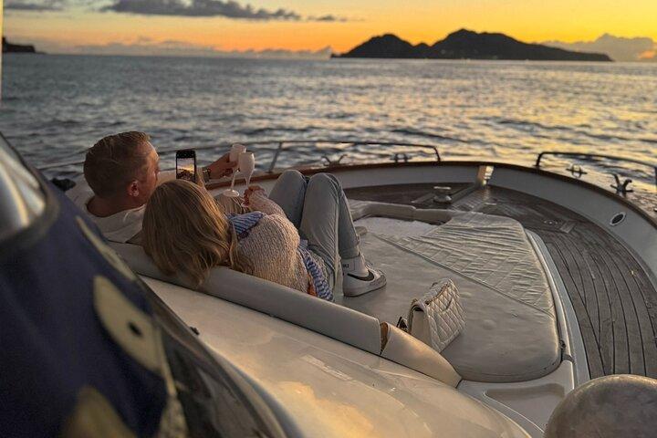 Delte Sunset Boat Cruise med Aperitif på Sorrento eller Positano