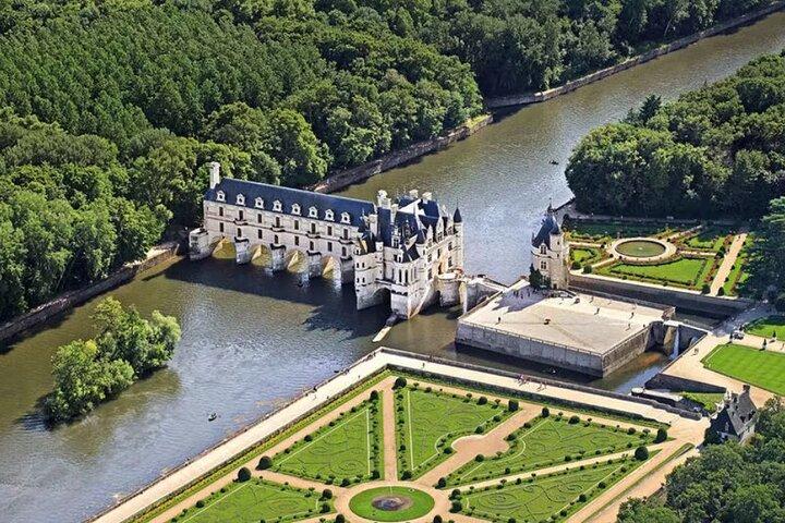 Day Trip Escapade 3 Chateaux Loire 13h Van Vip départ Paris