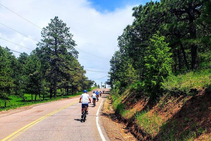 Tour en bicicleta electrónica de medio día de Golden a Red Rocks