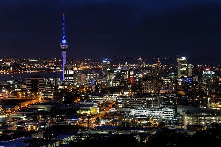 エデン山からナイトマーケットまでのオークランド夜景