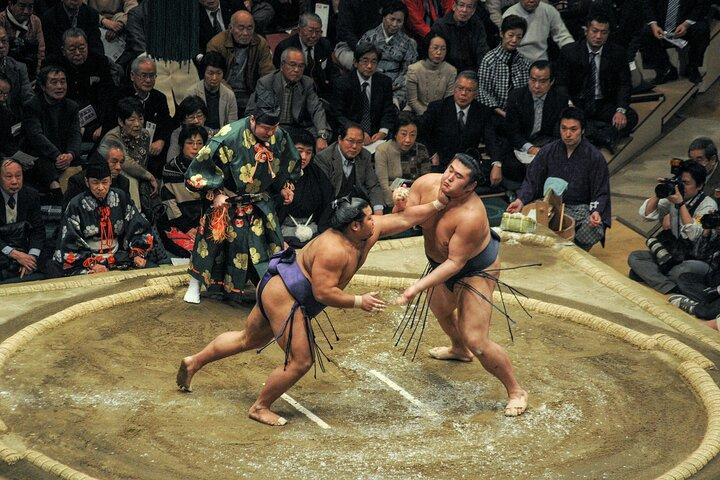 Official Sumo Tournament Ticket with Guided Experience in Tokyo