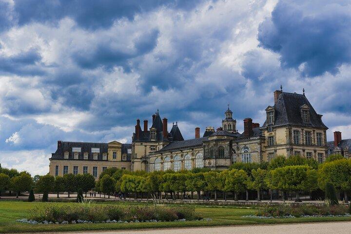 Château de Fontainebleau Private Tour from Paris with Entry