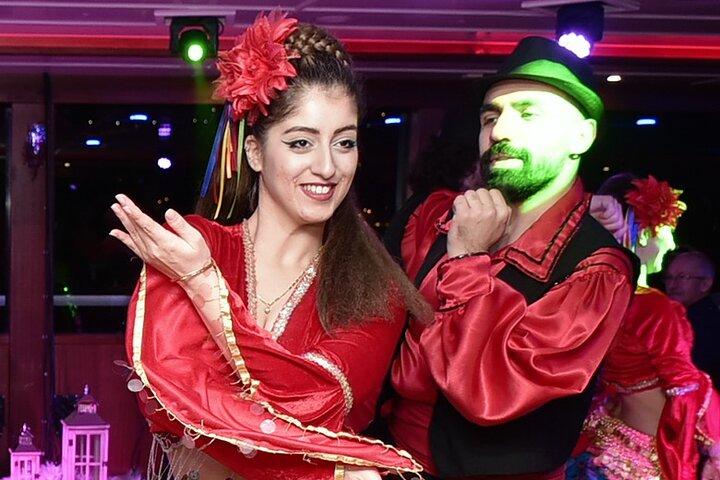 Bosporen Middagskryssning med turkisk nattshow Alkoholfri