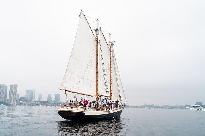 Klassische Hochschifffahrt im Bostoner Hafen