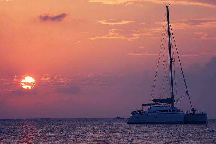 Costa Rica Catamaran Private Sunset Tour with Drinks