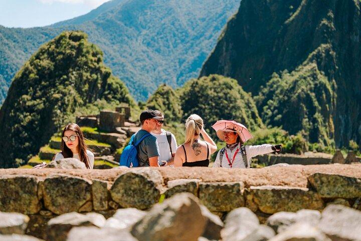 Excursión de día completo a Machu Picchu desde Cusco con tren panorámico