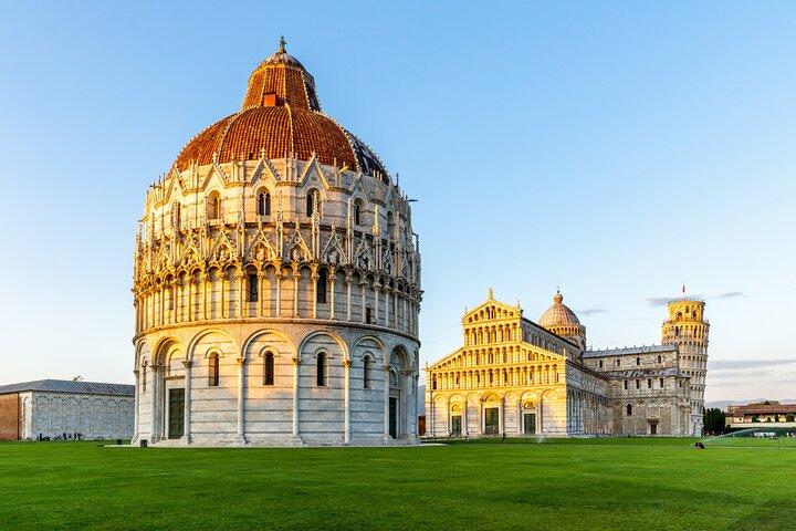 De Florencia a Pisa y Lucca: Un día toscano de historia y belleza