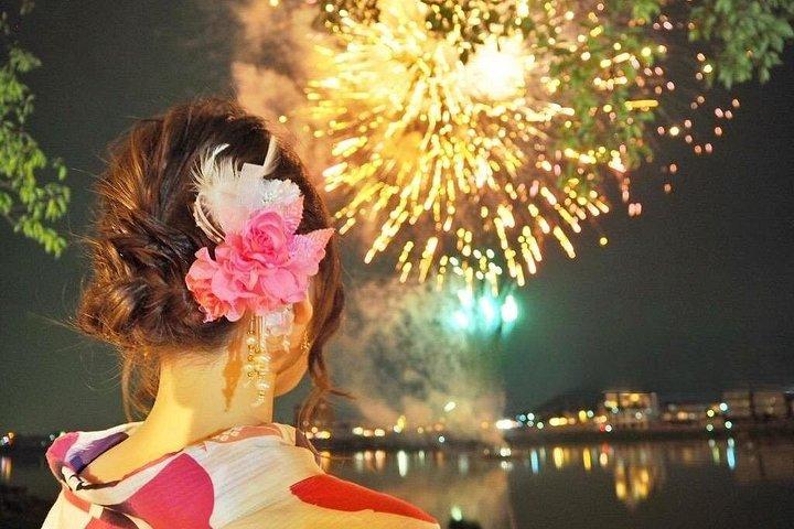 マイアミ・ニューイヤーズ・イブ花火クルーズ（オープンバー付き）