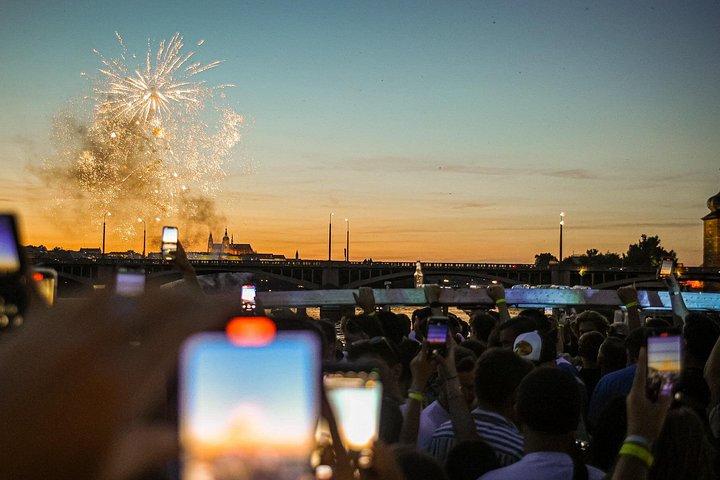 Prag: Bådfest + Epic Nightclub efter fest