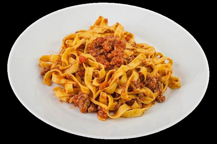 Lær at lave pasta og nyd frokost i hjertet af Bologna.