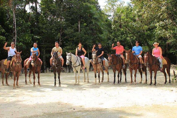Experimente ATV, tirolesas, cenote y paseo a caballo en Cancún