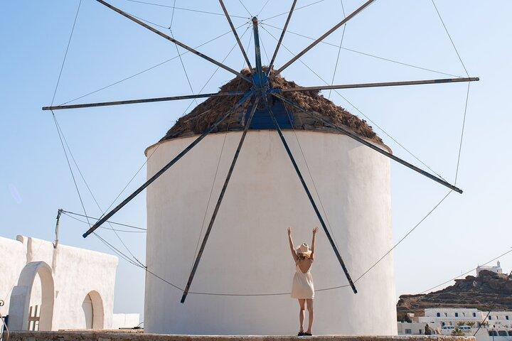 Explora Mykonos a tu propio ritmo en un viaje autoguiado