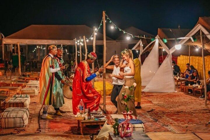 desde Marrakech : Agafay Desert Quad, Camel Ride, Dinner & Fire Show