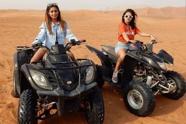 Vip Sunset Desert Safari con pick&drop e cena barbecue e liveshow