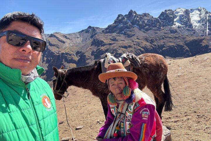 Rainbow Mountain on Horseback 1-Day Tour
