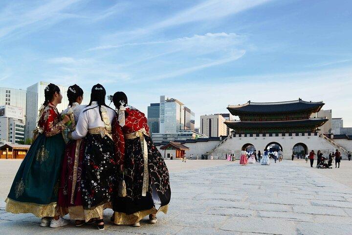 Seoul Highlight Walking Tour mit Hanbok Experience