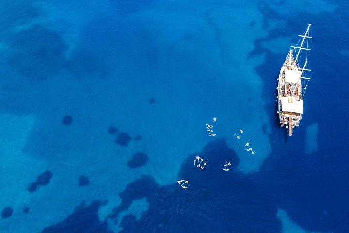 アイギナ島 - メトピ島とスカラ島へのユニークなセーリング体験