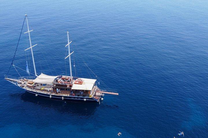 アイギナ島 - メトピ島とスカラ島へのユニークなセーリング体験