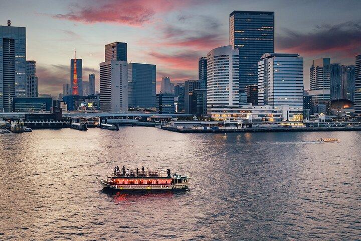 東京屋形船ディナークルーズ：すき焼き、ショー&東京タワーオプション