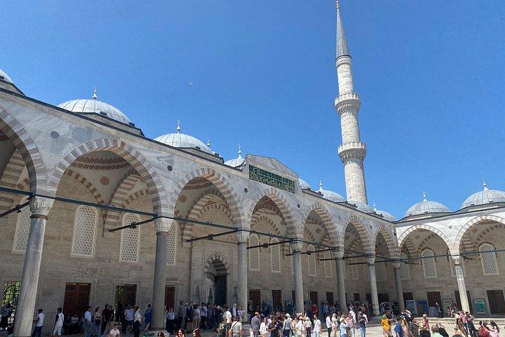 イスタンブール市内ツアー：少人数制、ガイド付き＆大聖堂チケット込み