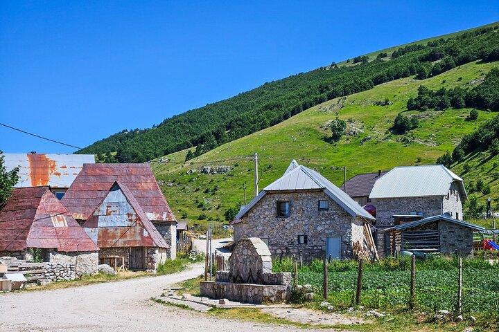 Privé Lukomir Village 4x4 off-road safaritour vanuit Sarajevo