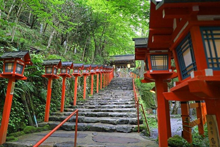 京都： 貴船で神聖な自然と豊かな歴史に浸る