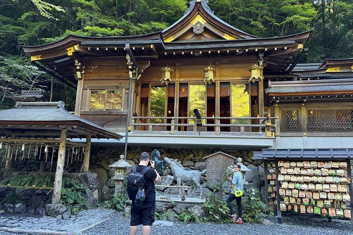 京都： 貴船で神聖な自然と豊かな歴史に浸る