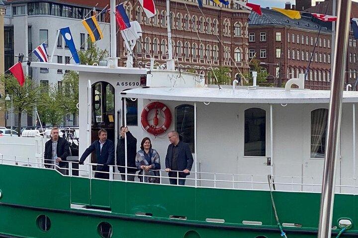 Historisk stålskib privat krydstogt i Helsinki