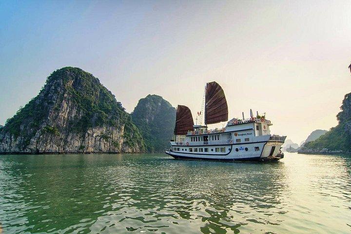 Dragon Legend Cruises 2Days/1Night 5 Star すべて込み