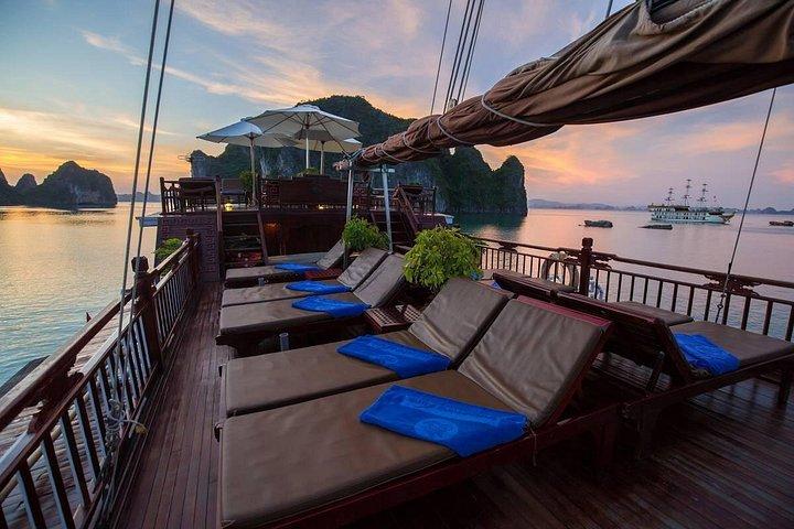 Dragon Legend Cruises 2Days/1Night 5 Star すべて込み