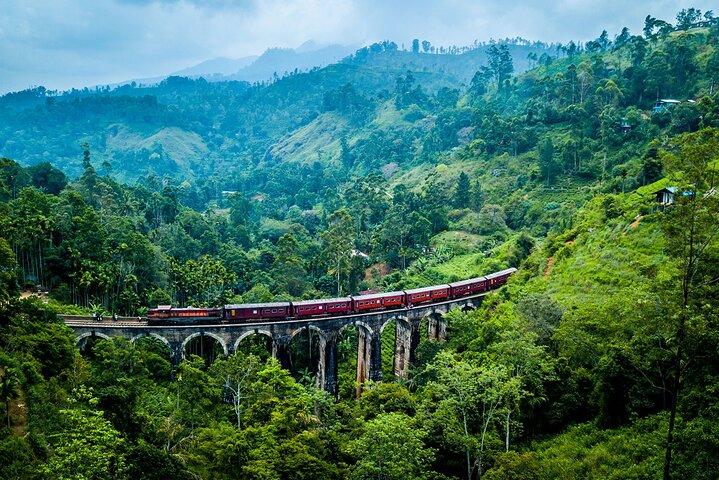 From Kandy: Second/Third Class Scenic Train Ticket to Ella