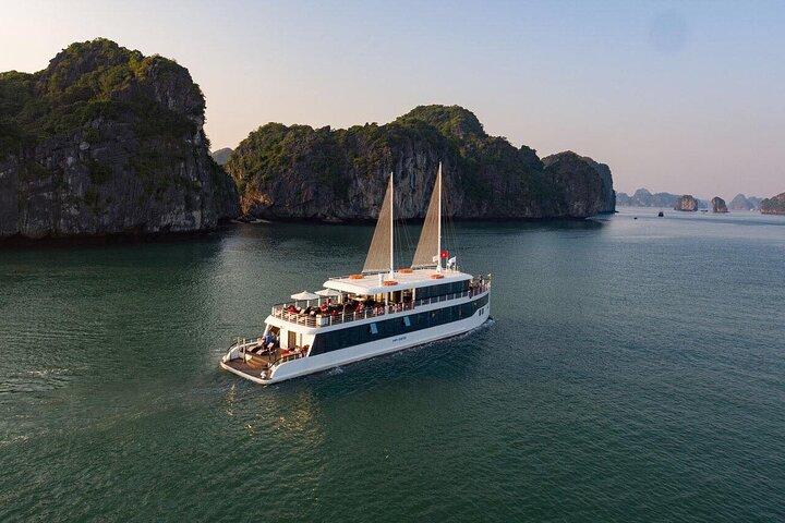 Halong Bay Discovery Cruise Luxe 1 dag