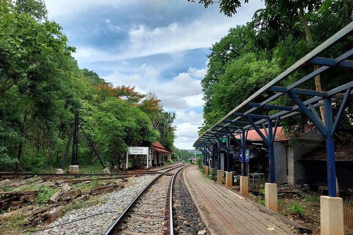バンコク発カンチャナブリ川クワイ&デス鉄道終日