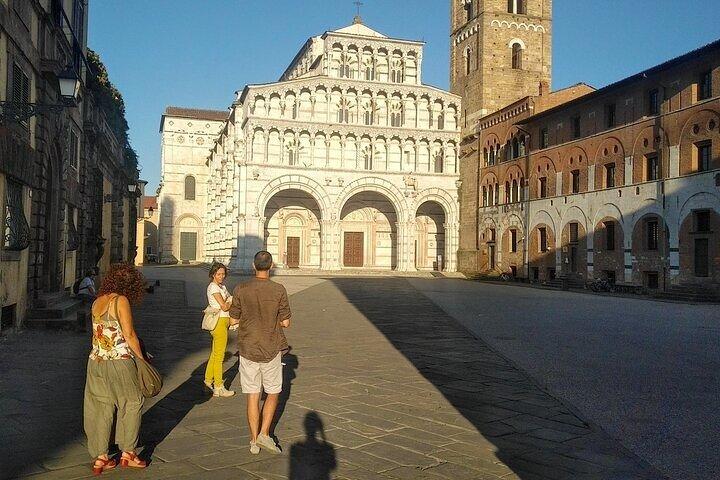Lucca and Tuscan Winery Escape from the Port of La Spezia