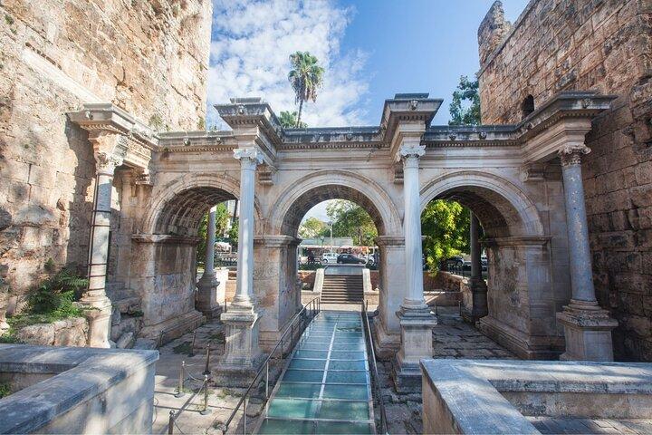 Excursão à cidade de Antalya com Cataratas Duden e Old Town