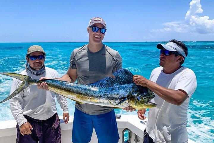 Excursão privada de pesca no mar profundo em Isla Mujeres e Cancún