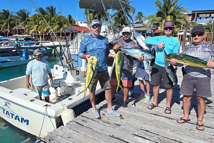 Excursão privada de pesca no mar profundo em Isla Mujeres e Cancún