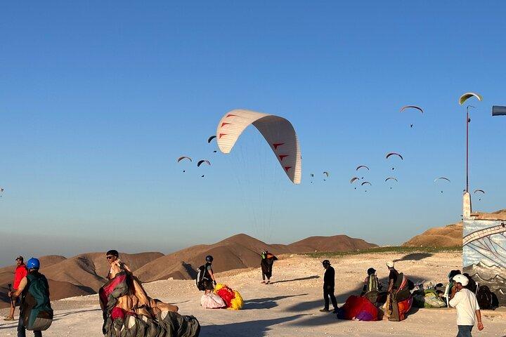 Parapente desde Marrakech en el desierto de Agafay con traslados