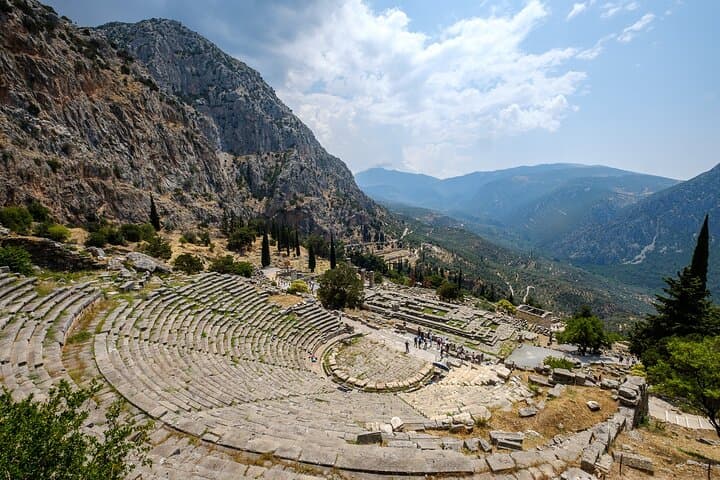 Athens to Delphi and Arachova: Private Day-Trip