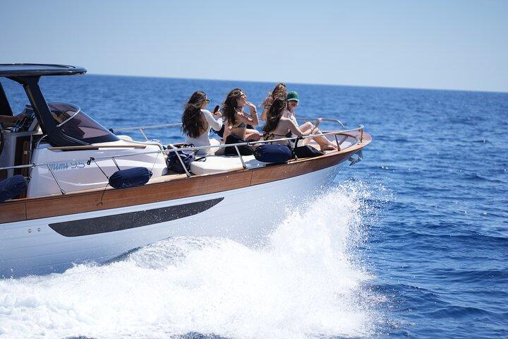 Oplev Amalfikystens magi fra havet: Maiori og Amalfi til Positano