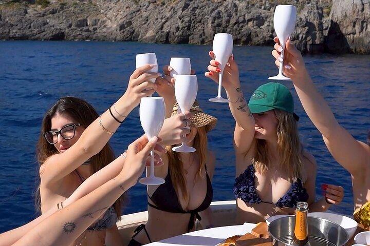 Oplev Amalfikystens magi fra havet: Maiori og Amalfi til Positano