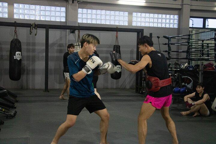 2 Uur Muay Thai Training Ervaring met Vechters in Bangkok