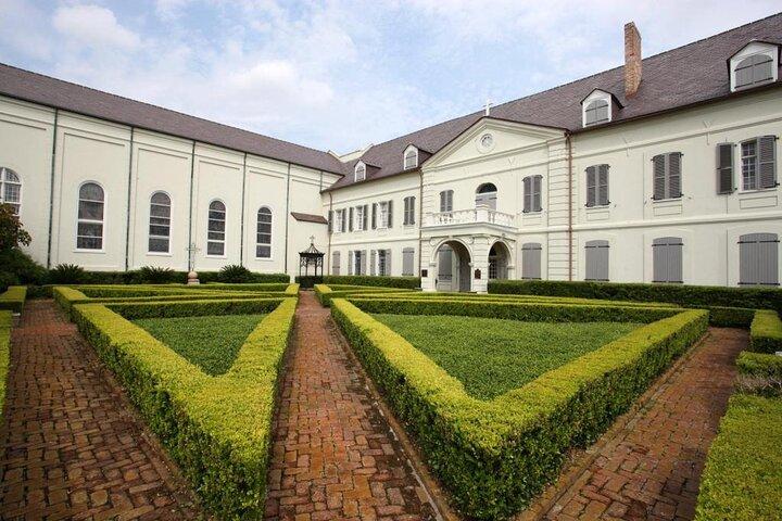 旧ウルスリン修道院博物館チケット： 新教皇レオ14世の展示