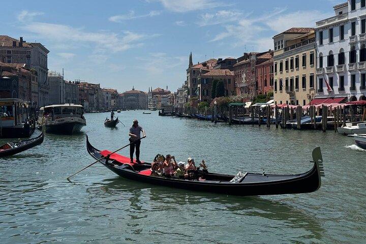Gondola ride med privat gåtur i Venedig