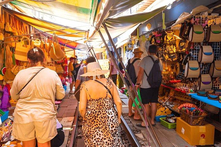 Drijvende markt & spoorwegmarkttour vanuit Bangkok