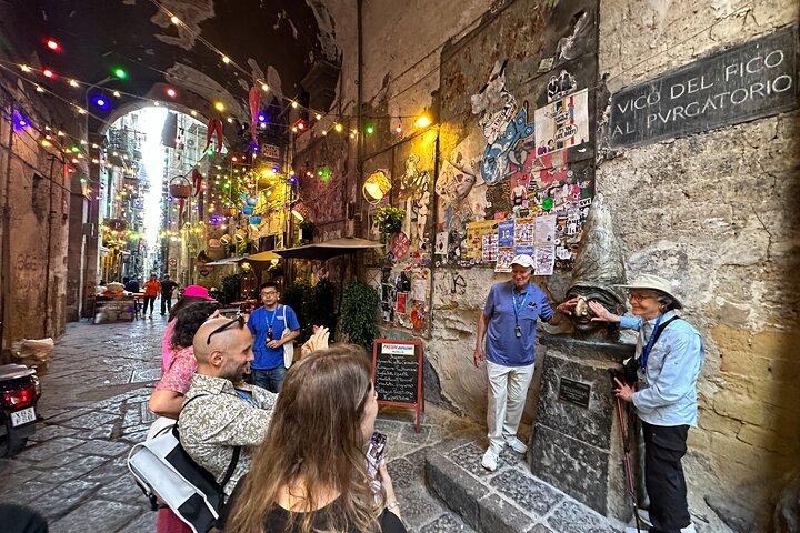 Manger et visiter Naples City Street Food Tour avec un expert local