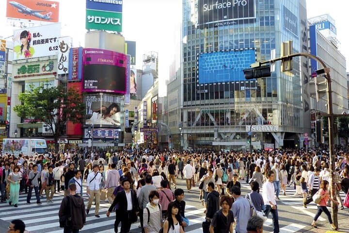 Shibuya Walking Tour: Crossing, Hidden Streets & Local Culture