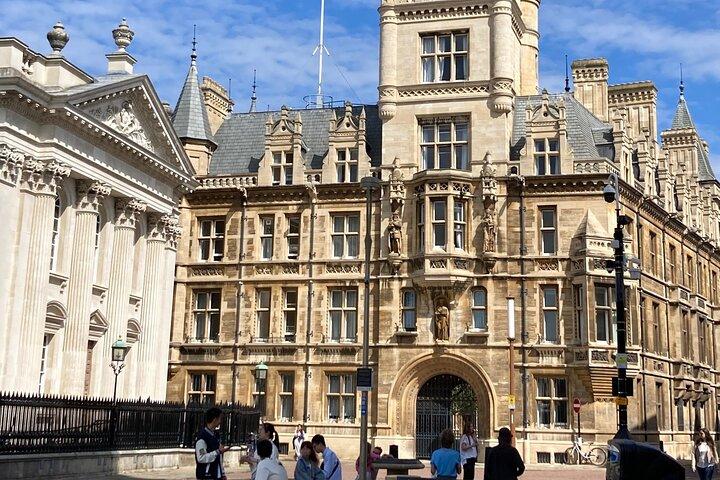 トゥルートレイルブレーザーズ： The Women of Cambridge Self-Guided Audio Tour